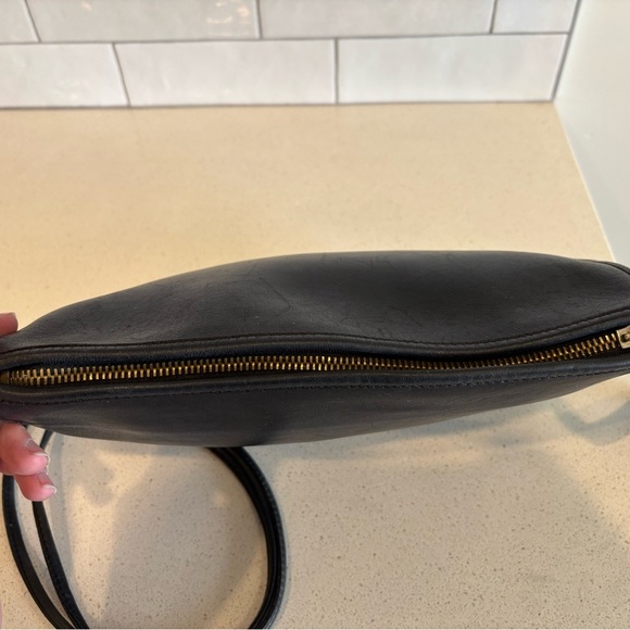 Carriage Court Black Crossbody Leather Bag. Vintage EUC - Picture 7 of 10